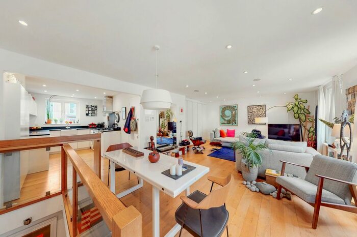 2 Bedroom Flat To Rent In Leather Lane, Clerkenwell, EC1N