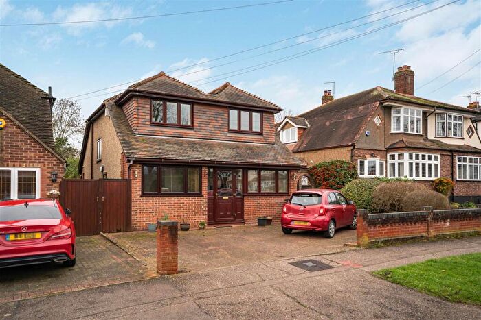 3 Bedroom Detached House For Sale In Morgan Crescent, Theydon Bois, Epping, CM16