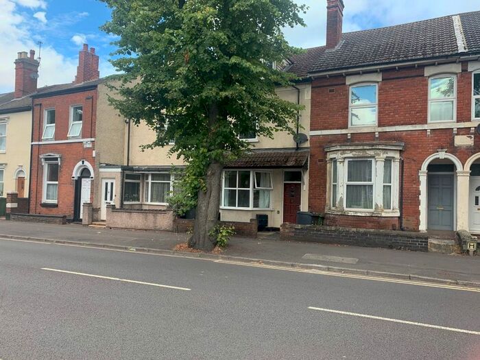3 Bedroom Flat To Rent In Compton Road, Wolverhampton, WV3