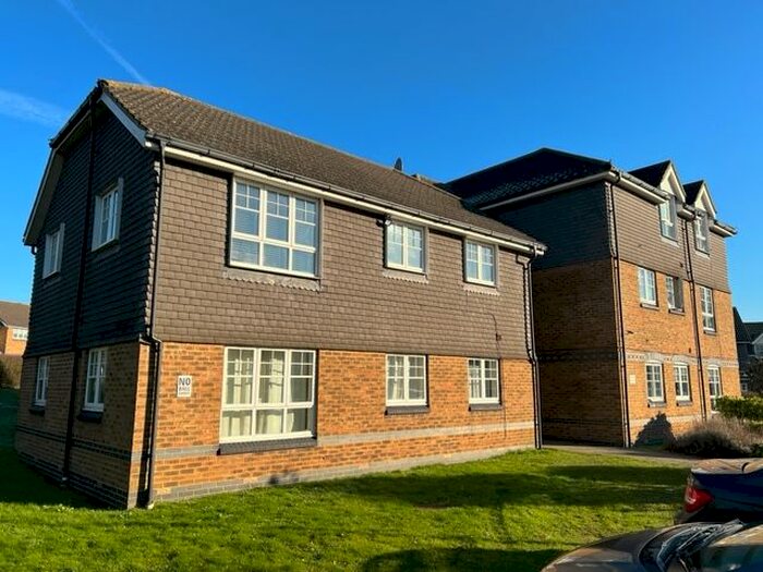 2 Bedroom Flat To Rent In Rutherford Close, Hillingdon UB8