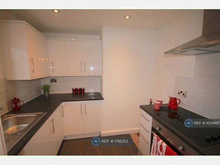 2 Bedroom Flat To Rent In Curborough Road, Lichfield, WS13