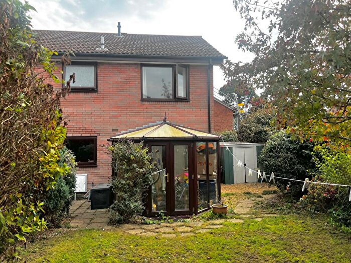 3 Bedroom End Of Terrace House For Sale In Bays Road, Pennington, Lymington, Hampshire, SO41