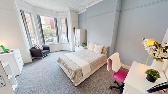 6 Bedroom House To Rent In Burford Road, Nottingham, NG7