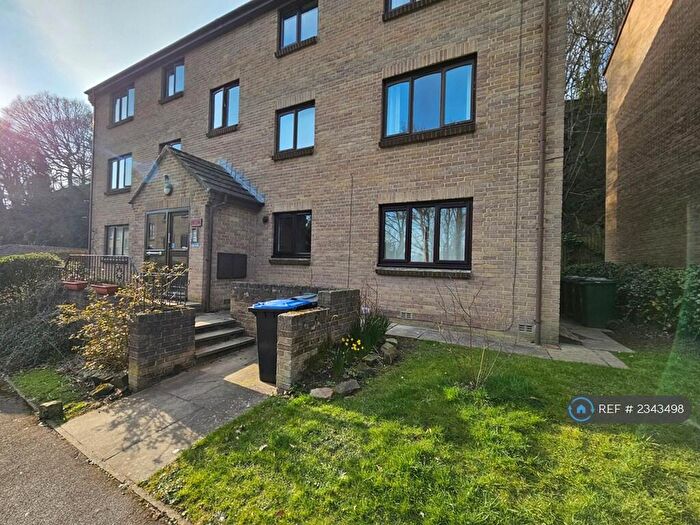 2 Bedroom Flat To Rent In Baildon Wood Court, Baildon, Shipley, BD17