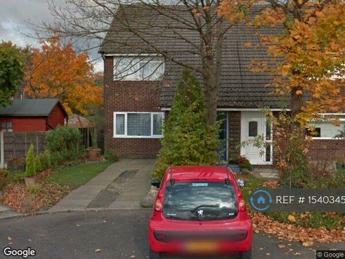 2 Bedroom Maisonette To Rent In West Meadow, Stockport, SK5