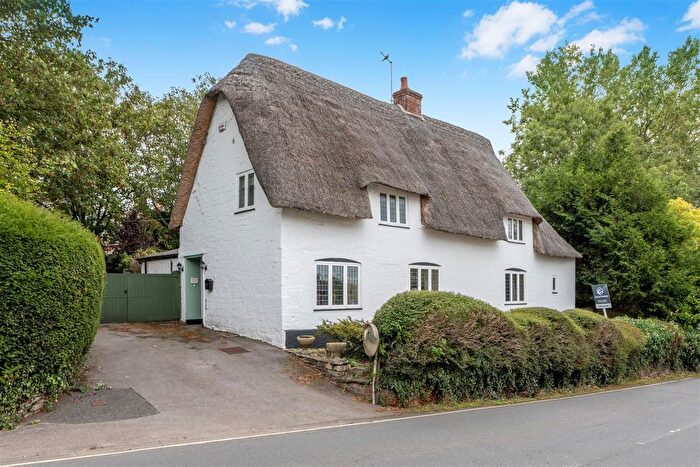 4 Bedroom Detached House For Sale In Bridge Street, Sturminster Newton, DT10
