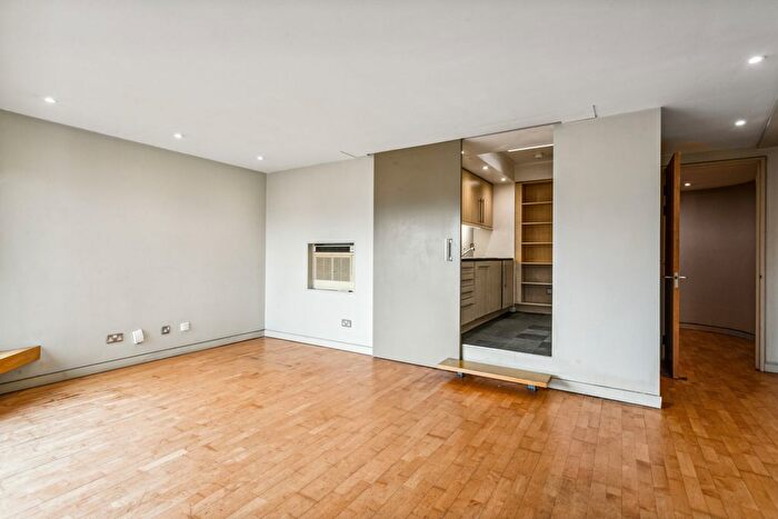 1 Bedroom Flat To Rent In Hawley Crescent, Camden Town, NW1