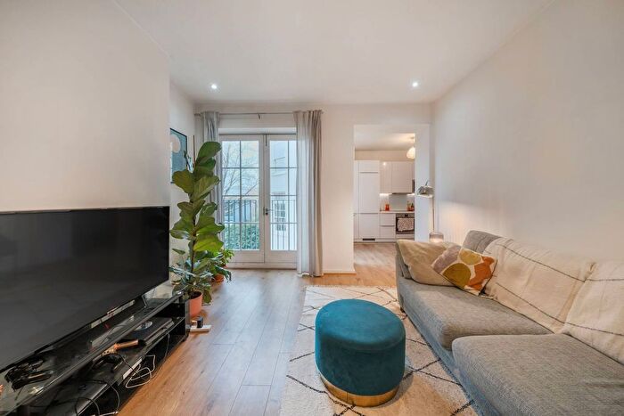 1 Bedroom Flat For Sale In Jeffreys Road, Stockwell, London, SW4