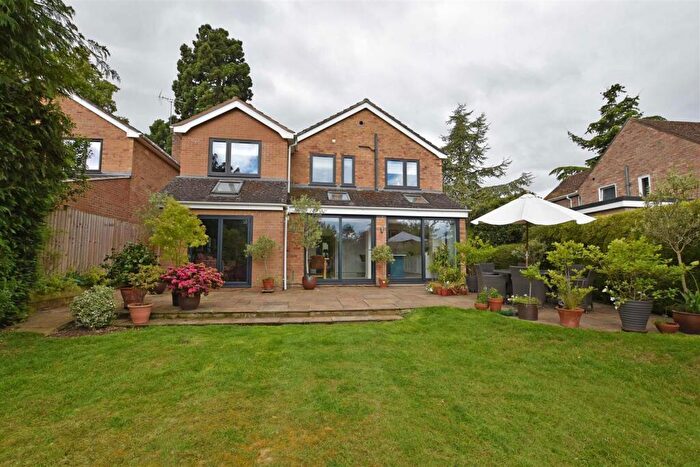 5 Bedroom Detached House For Sale In Bishops Walk, Barnack, Stamford, PE9