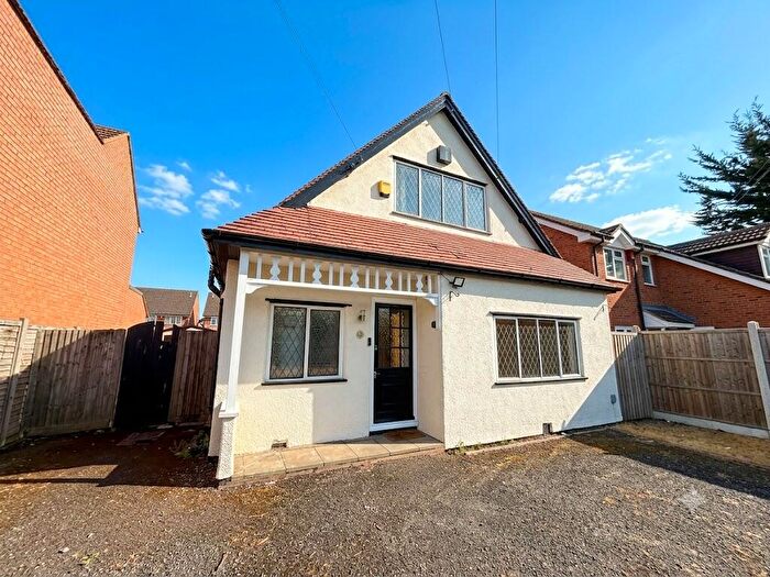 3 Bedroom Detached House To Rent In London Road, Slough, SL3