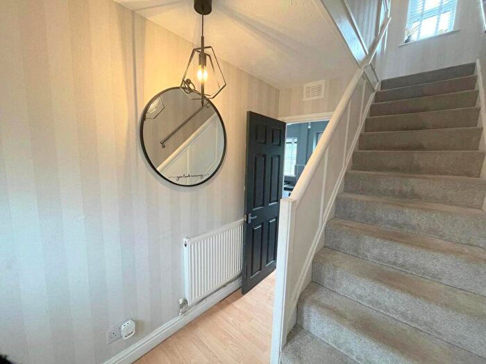 2 Bedroom Town House To Rent In Ballantrae Road, Shadsworth, BB1