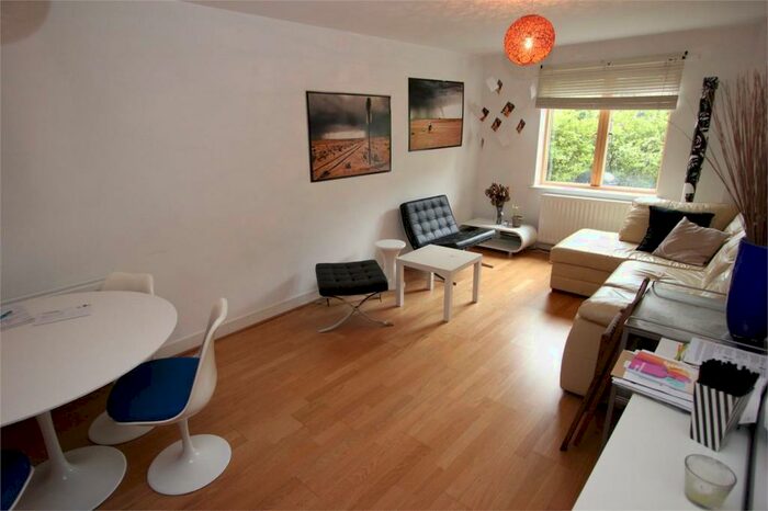 2 Bedroom Apartment To Rent In Coleridge Court, Dibden Street, Islington, N1