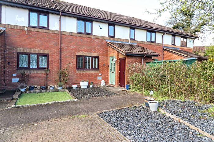 3 Bedroom Terraced House For Sale In Quince Close, Walnut Tree, Milton Keynes, MK7