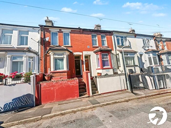 2 Bedroom Terraced House To Rent In Corporation Road, Gillingham, Kent, ME7