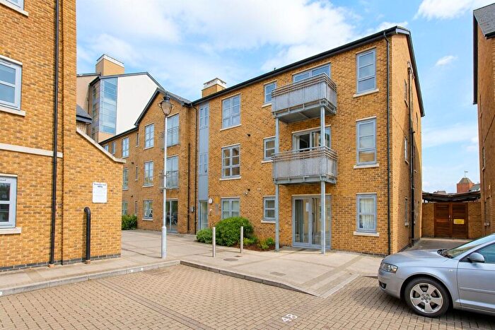 1 Bedroom Apartment For Sale In Sheepen Place, Colchester, CO3