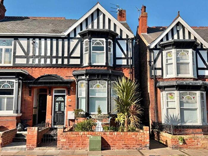 4 Bedroom End Of Terrace House For Sale In Bradford Avenue, Cleethorpes, DN35