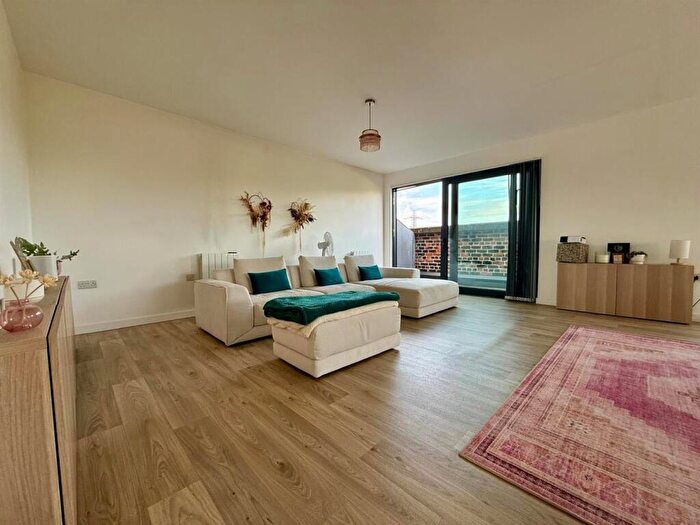 3 Bedroom Apartment To Rent In Meadow Mill, Water Street, Stockport, SK1