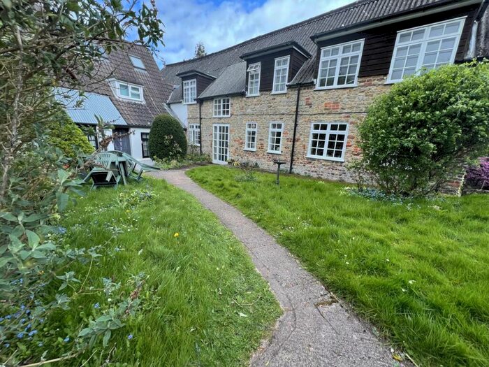 2 Bedroom Flat To Rent In The Maltings, Market Place, Warminster, BA12