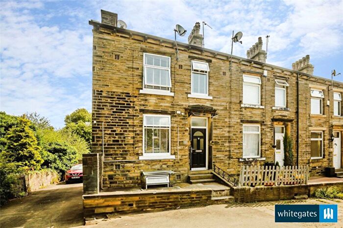 3 Bedroom End Of Terrace House To Rent In Carlton House Terrace, Halifax, HX1