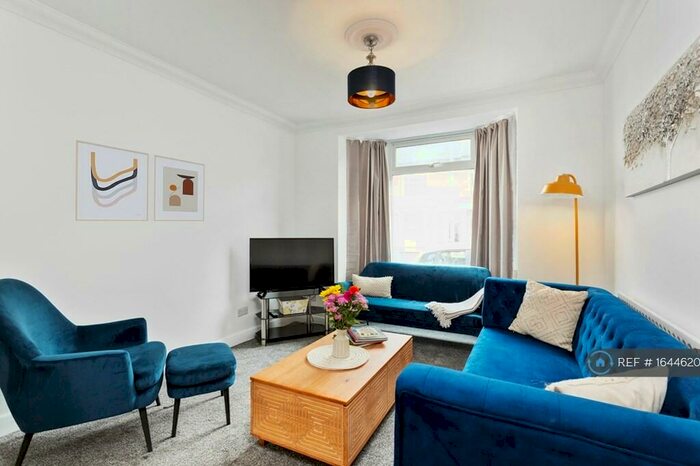 3 Bedroom Terraced House To Rent In Salisbury Street, Kettering, NN16