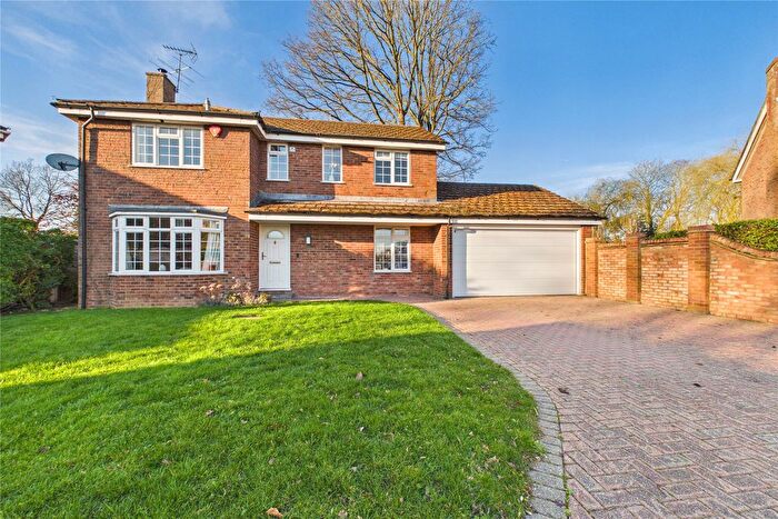 4 Bedroom Detached House For Sale In Tattersall Close, Wokingham, Berkshire, RG40