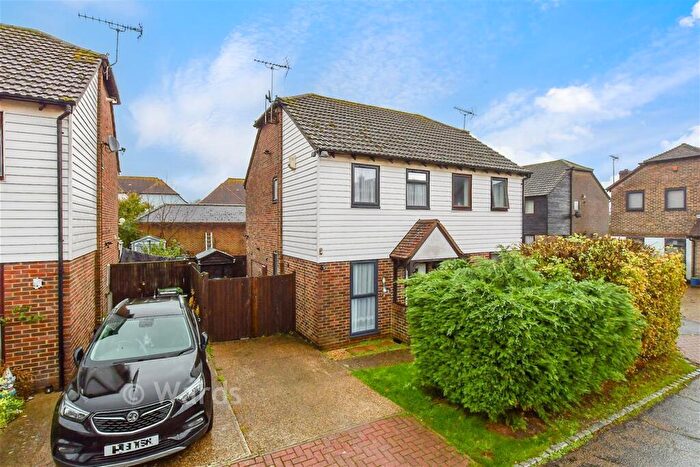 2 Bedroom Semi Detached House For Sale In Mill Close, Lenham, Maidstone, Kent, ME17