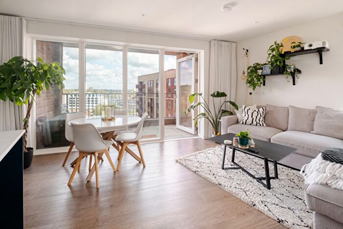 2 Bedroom Flat To Rent In Mary Neuner Road, London, N8