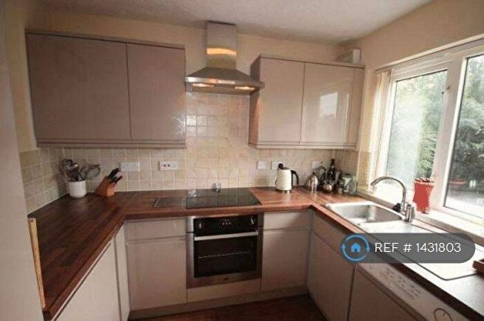 4 Bedroom Semi-Detached House To Rent In Gwynt Y Mor, Conwy, LL32