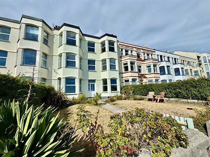 3 Bedroom Flat For Sale In West End Parade, Pwllheli, LL53