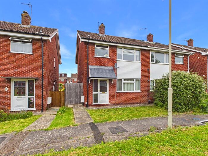 3 Bedroom Semi Detached House For Sale In Gifford Close, Longlevens, GL2