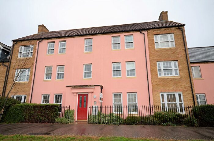 2 Bedroom Flat To Rent In Kings Avenue, Ely, CB7