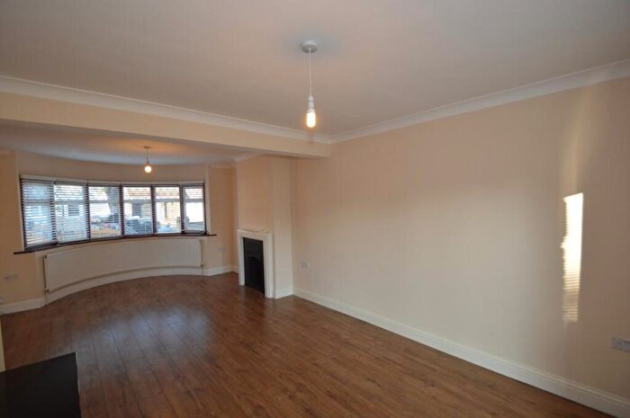 3 Bedroom Semi-Detached House To Rent In Selsey Crescent, Welling, DA16