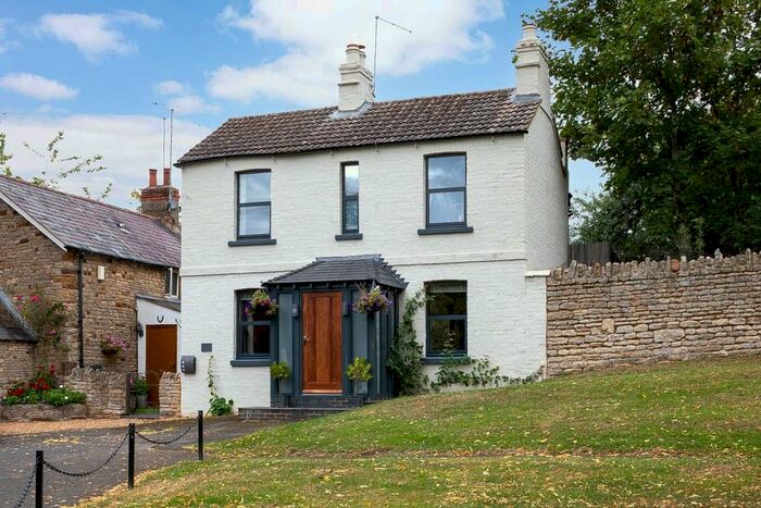 2 Bedroom Detached House For Sale In The Cross, Great Houghton, Northampton, NN4