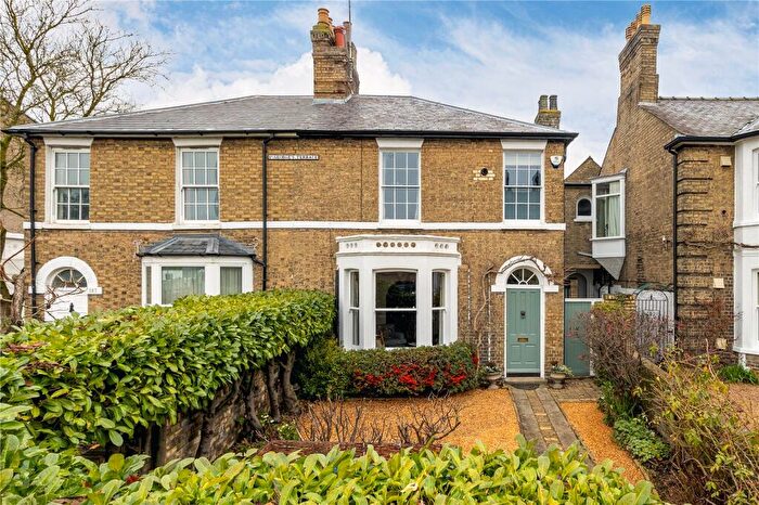 3 Bedroom End Of Terrace House For Sale In Chesterton Road, Cambridge, Cambridgeshire, CB4