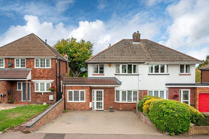 3 Bedroom Semi Detached House For Sale In Canesworde Road, Dunstable, LU6