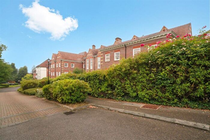 2 Bedroom Flat To Rent In Langton House, Cottage Close, HA2