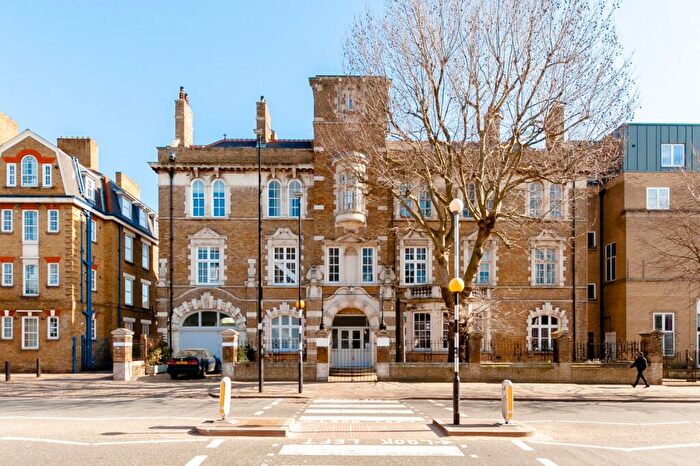 1 Bedroom Maisonette To Rent In Cambridge Heath Road, London, E2