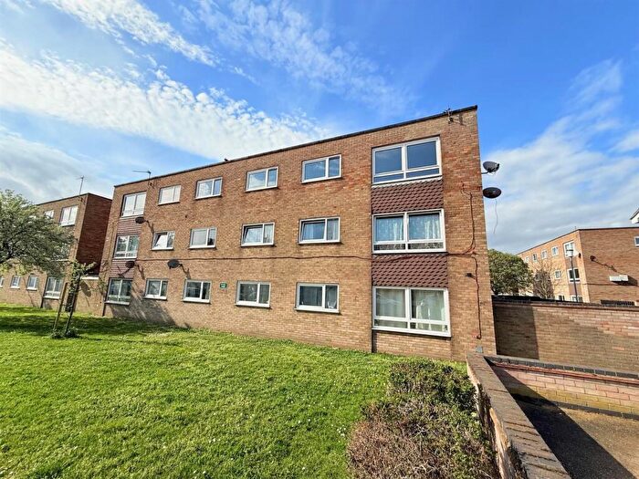 2 Bedroom Flat For Sale In Louise Close, Great Yarmouth, NR30