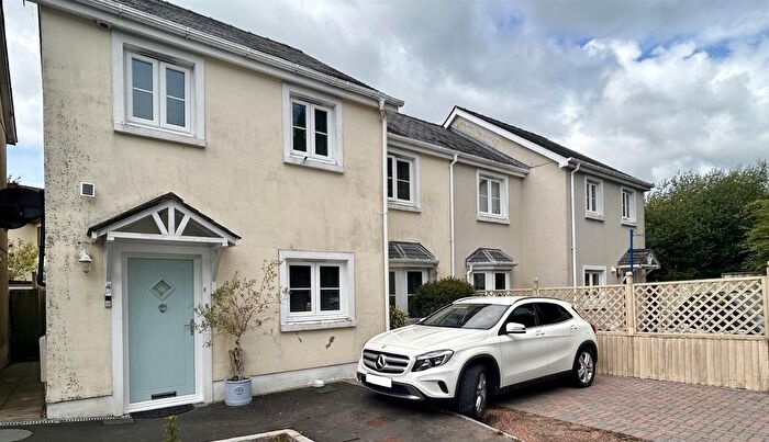 3 Bedroom Semi-Detached House For Sale In Parc Y Foel, Foelgastell, Llanelli, SA14