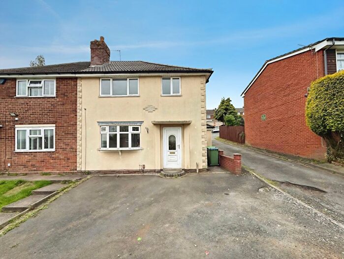 3 Bedroom Semi-Detached House For Sale In Mary Road, Tividale, B69