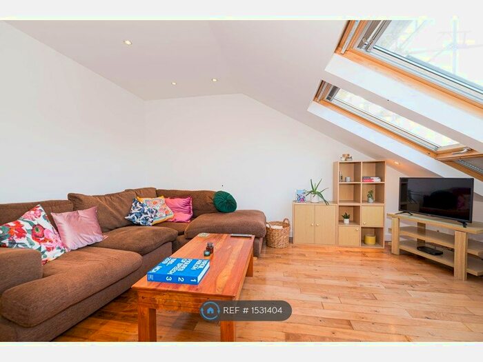 2 Bedroom Flat To Rent In Byrne Road, London, SW12