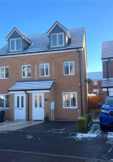 3 Bedroom Semi-Detached House For Sale In Whitethroat Close, Easington Lane, DH5