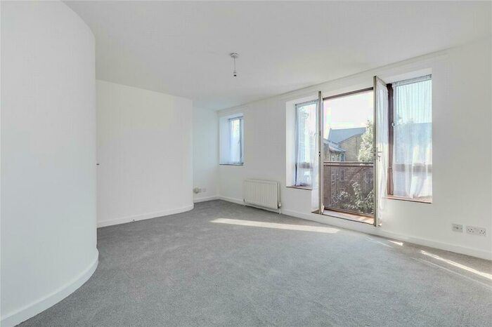 1 Bedroom Flat To Rent In St. Katharines House, Barnsbury Road, N1