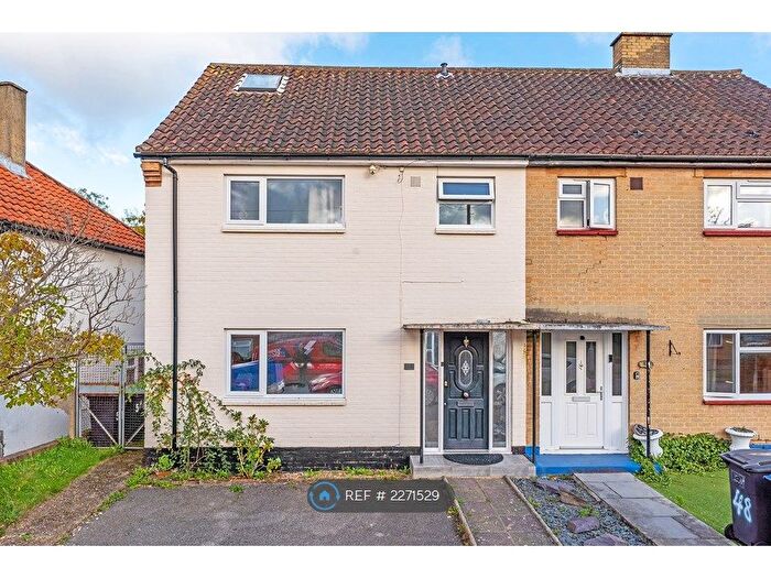 5 Bedroom Semi-Detached House To Rent In Stormont Way, Chessington, KT9