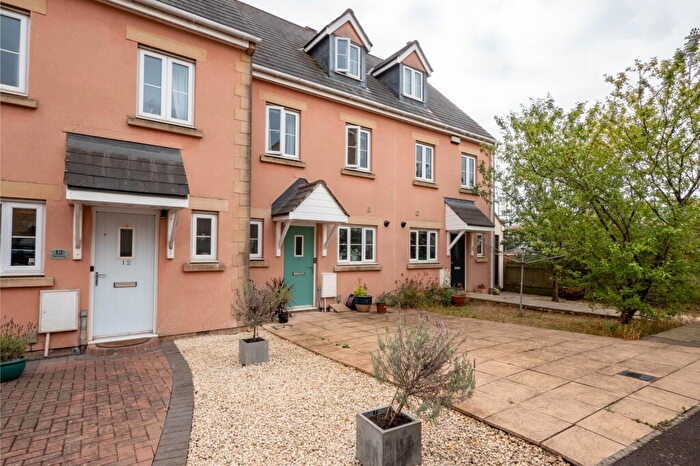 3 Bedroom Terraced House For Sale In The Robins, Frome, BA11