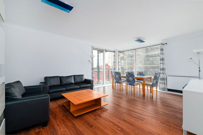 2 Bedroom Flat For Sale In Boardwalk Place, London, E14