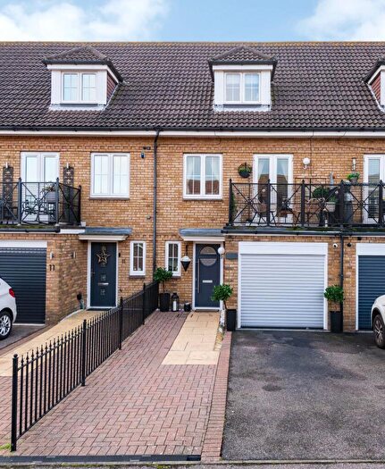 3 Bedroom Terraced House For Sale In Waterside Lane, Gillingham, ME7