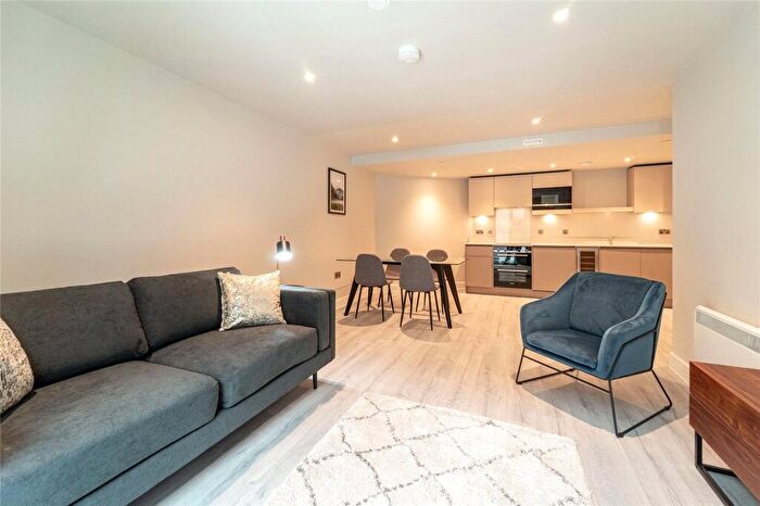 3 Bedroom Apartment For Sale In St Martins Place, Broad Street, Birmingham, West Midlands, B15