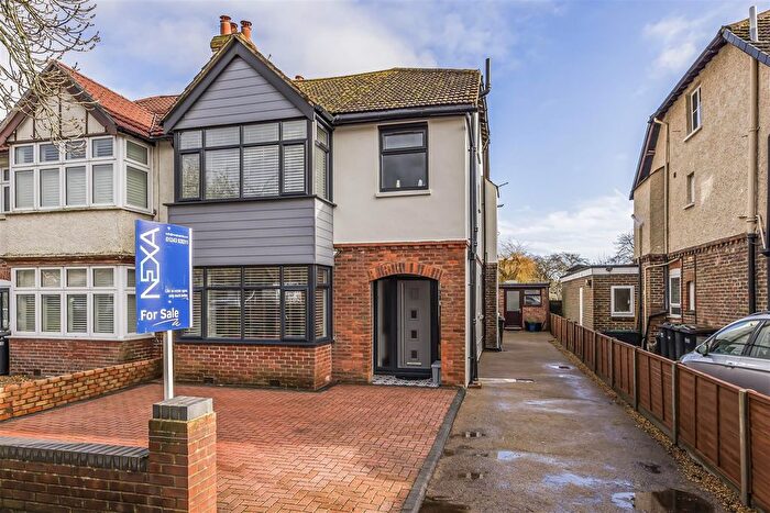 3 Bedroom Semi-Detached House For Sale In Selangor Avenue, Emsworth, PO10