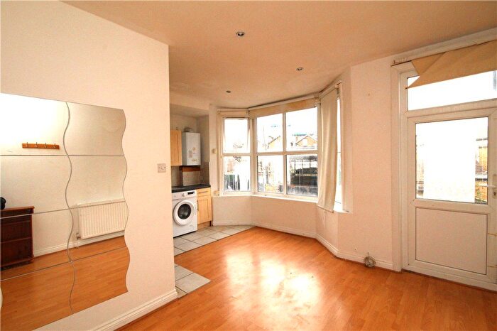 1 Bedroom Flat To Rent In Bensham Lane, Croydon, CR0